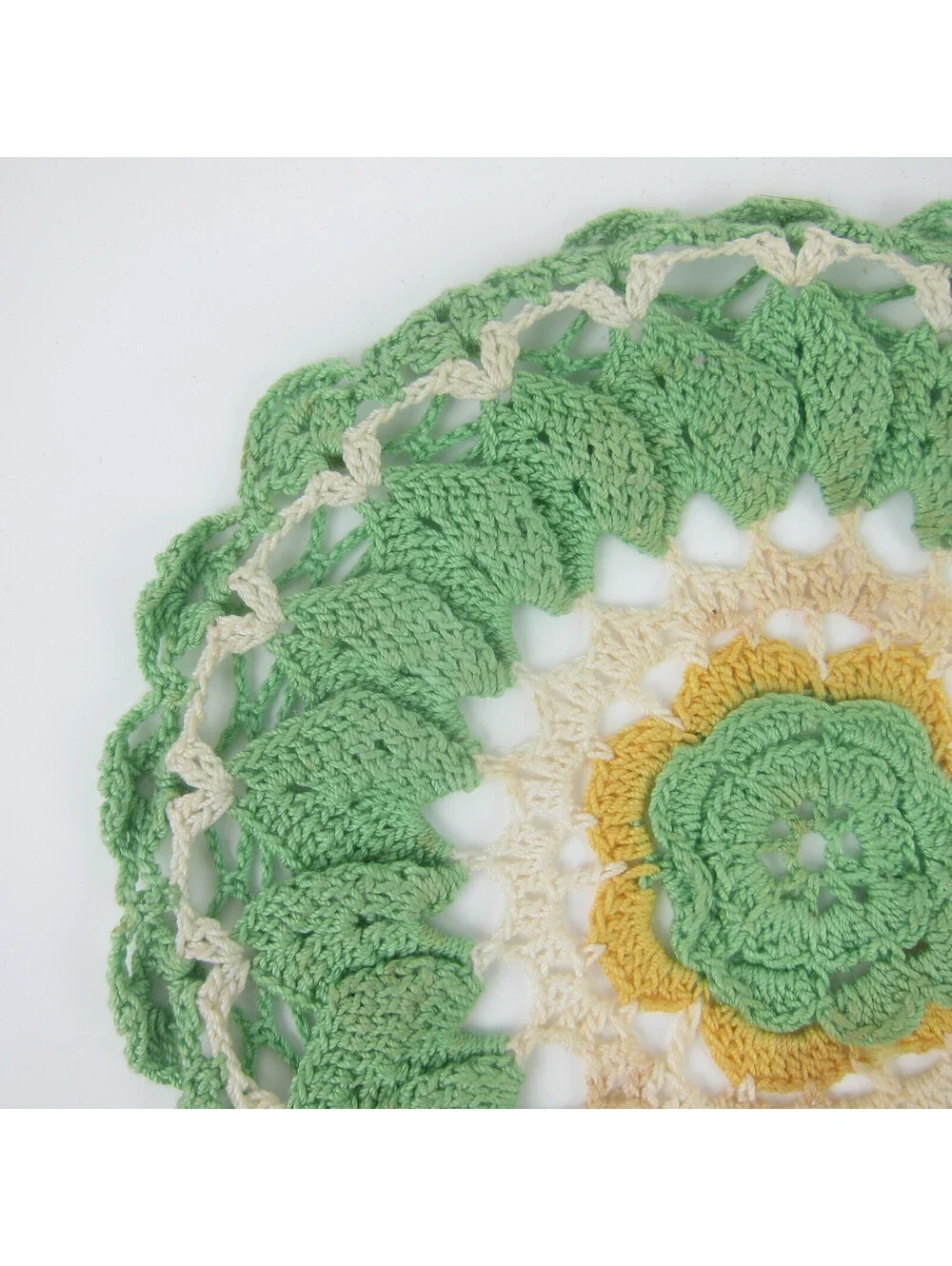 Vintage Rose Hot Plate Doily Green Flowers Yellow Cream 8